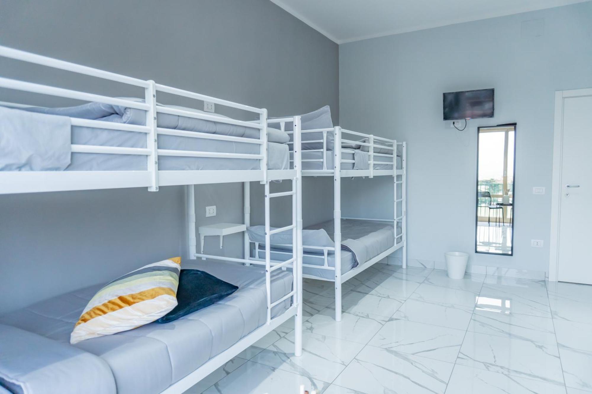 Hostel Partenope Νάπολη Εξωτερικό φωτογραφία