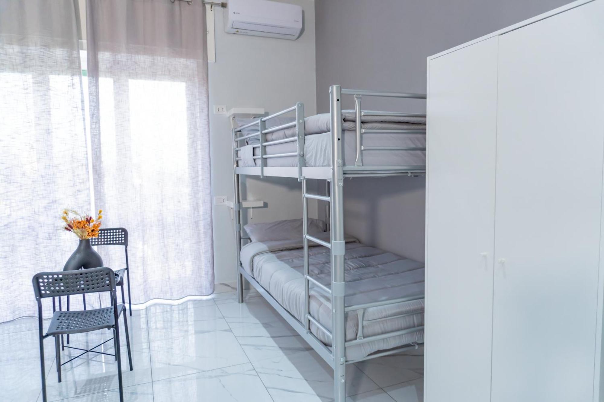 Hostel Partenope Νάπολη Εξωτερικό φωτογραφία