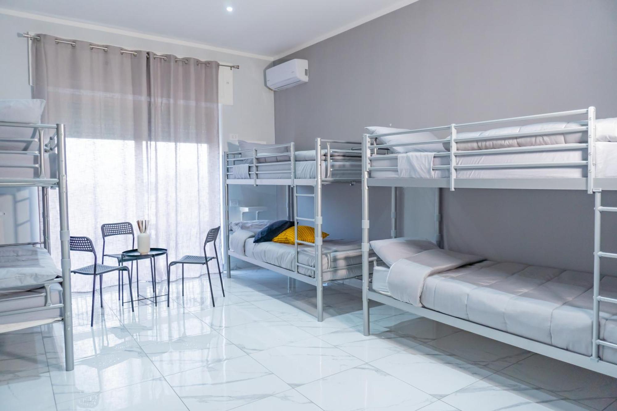Hostel Partenope Νάπολη Εξωτερικό φωτογραφία